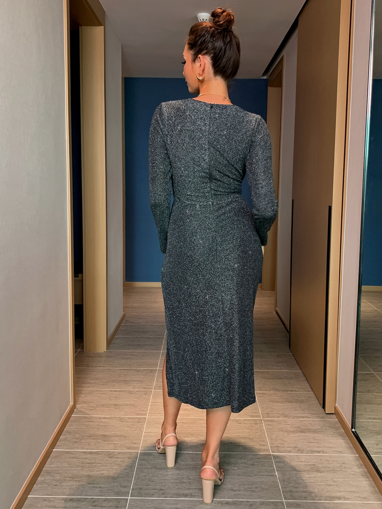 Women's medium length dress - Image 4